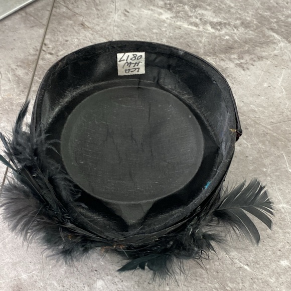 Vintage Pill Box Hat Feathers Black‎ Velvet Fascinator Formal Head Piece 22” - Picture 9 of 11